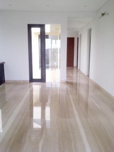 Nice 4BR House with Study Room and Pool At Jalan Terogong Kecil